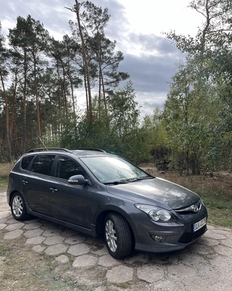 Hyundai I30 cena 15900 przebieg: 231000, rok produkcji 2011 z Łasin małe 154